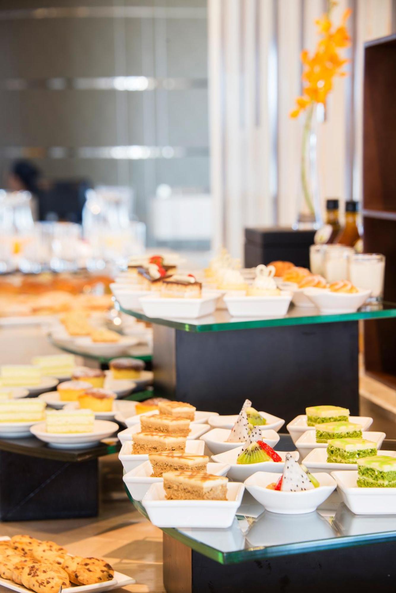 Khách sạn Nikko Saigon 5*